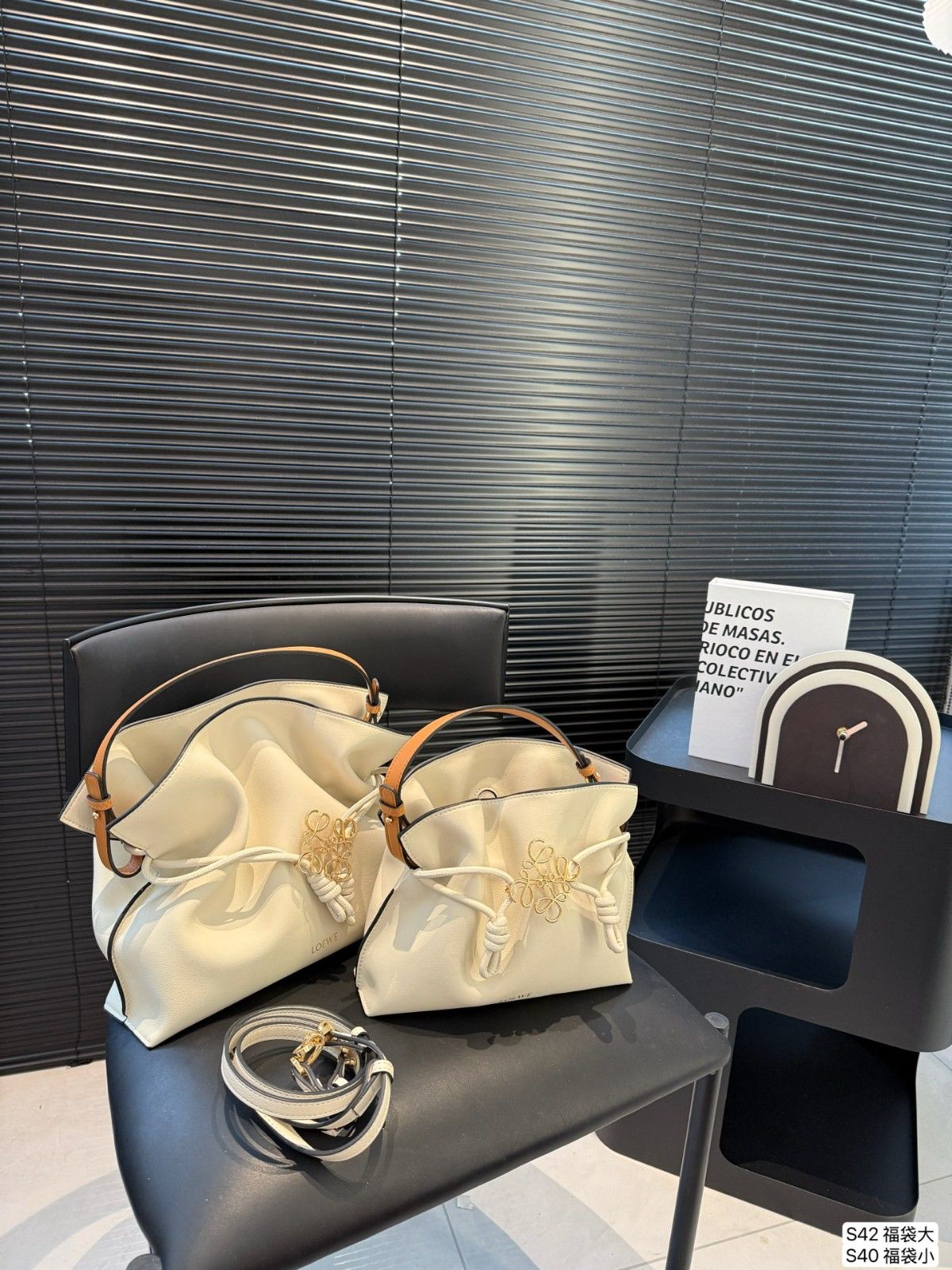 ロエベ ハンドバッグ LOEWE Anagram 日常 高品質 レザー A30619