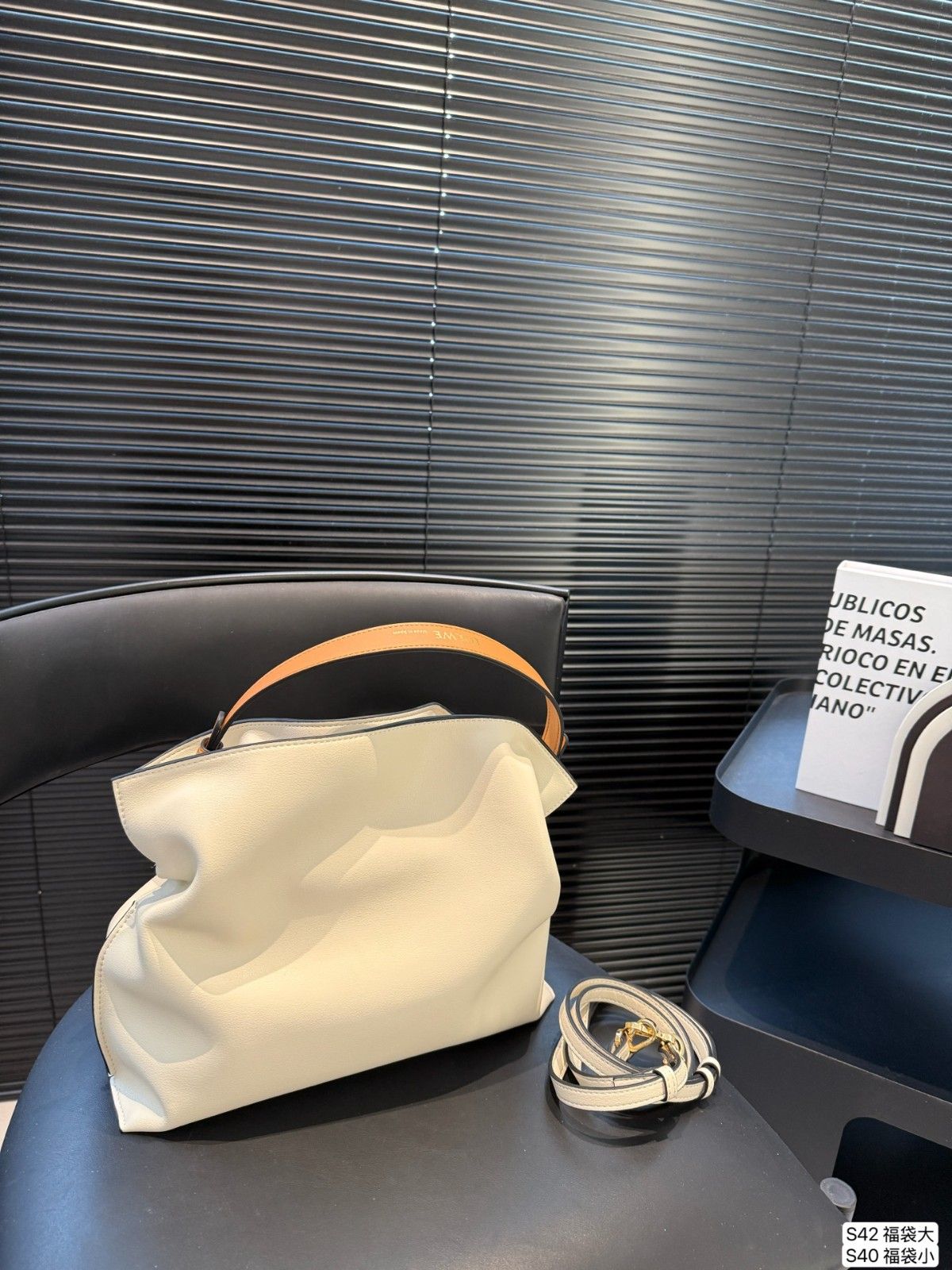 ロエベ ハンドバッグ LOEWE Anagram 日常 高品質 レザー A30619