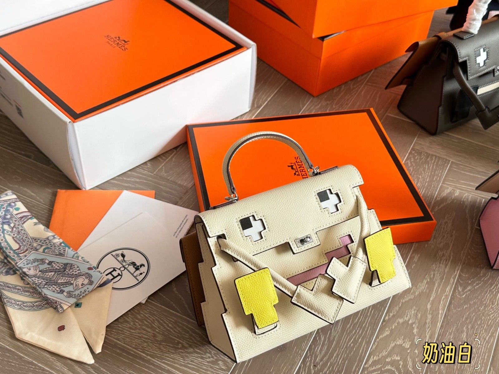 エルメス Kellydoll ショルダーバッグ ミニバッグ 可愛い A30618