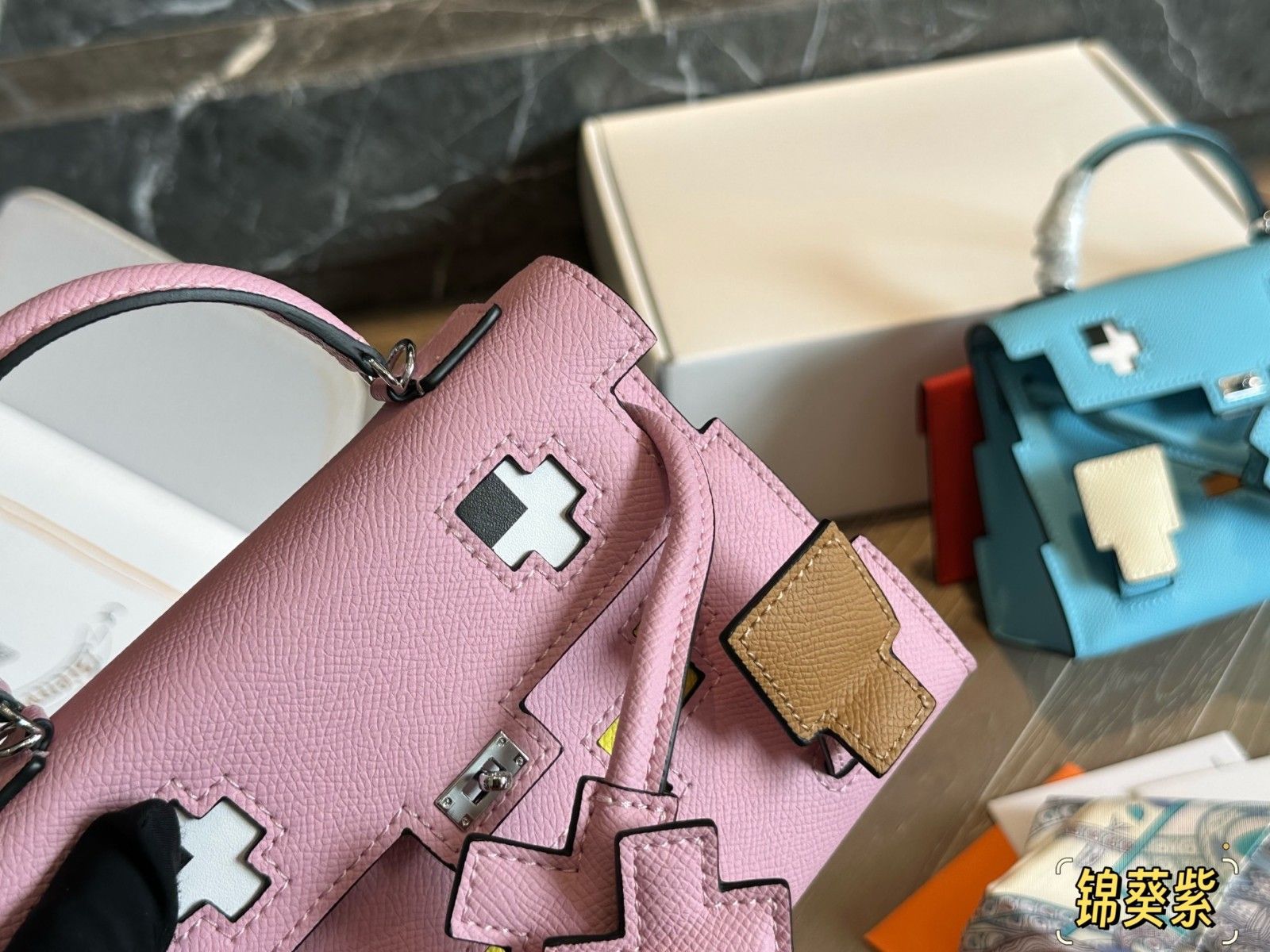 エルメス Kellydoll ショルダーバッグ ミニバッグ 可愛い A30618