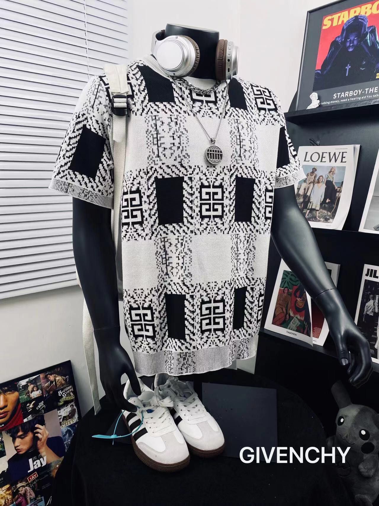 ジバンシィ ニット 半袖Tシャツ プリント カジュアル A30628