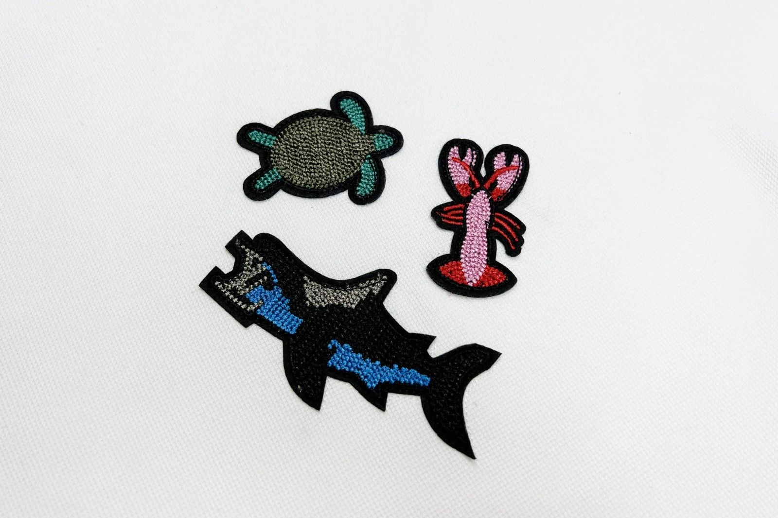 ルイヴィトン 半袖Tシャツ 海洋動物 刺繍ロゴ 高品質 A30659