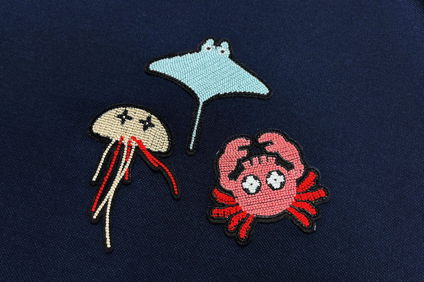 ルイヴィトン 半袖Tシャツ 海洋動物 刺繍ロゴ 高品質 A30659