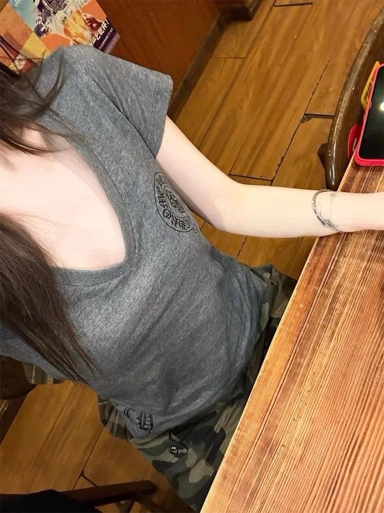 クロムハーツ Vネックスリム半袖Tシャツ レディース オシャレ A30656