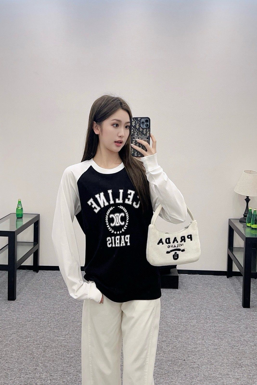 セリーヌ 長袖Tシャツ プリント レディース オシャレ A30683