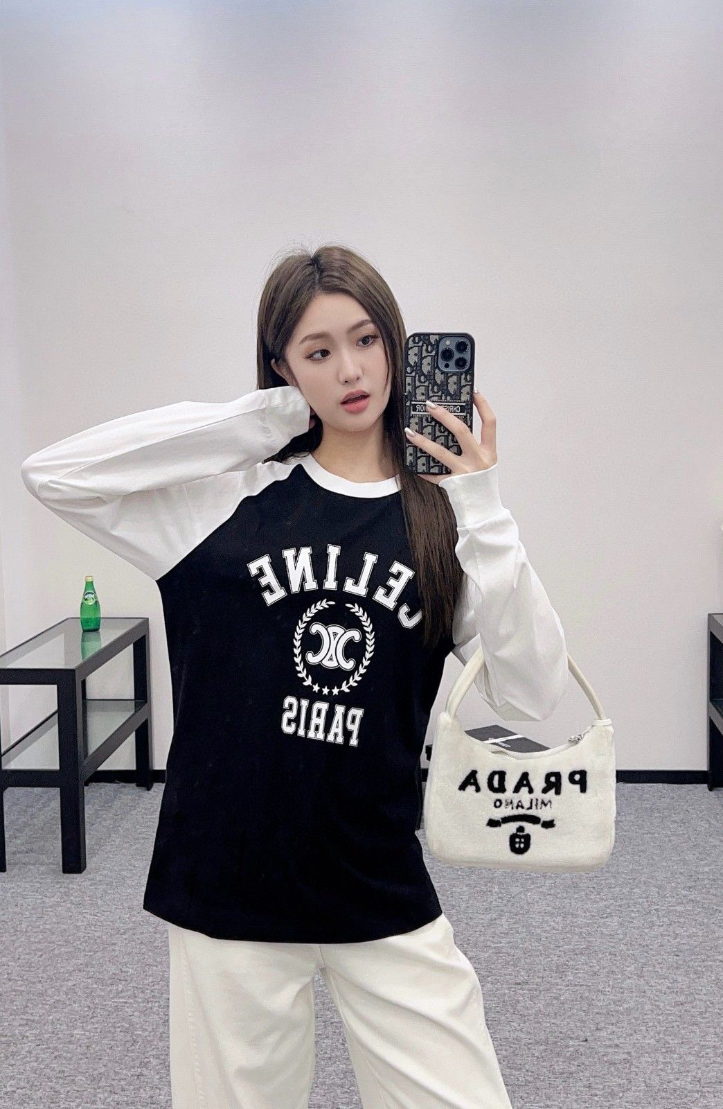 セリーヌ 長袖Tシャツ プリント レディース オシャレ A30683
