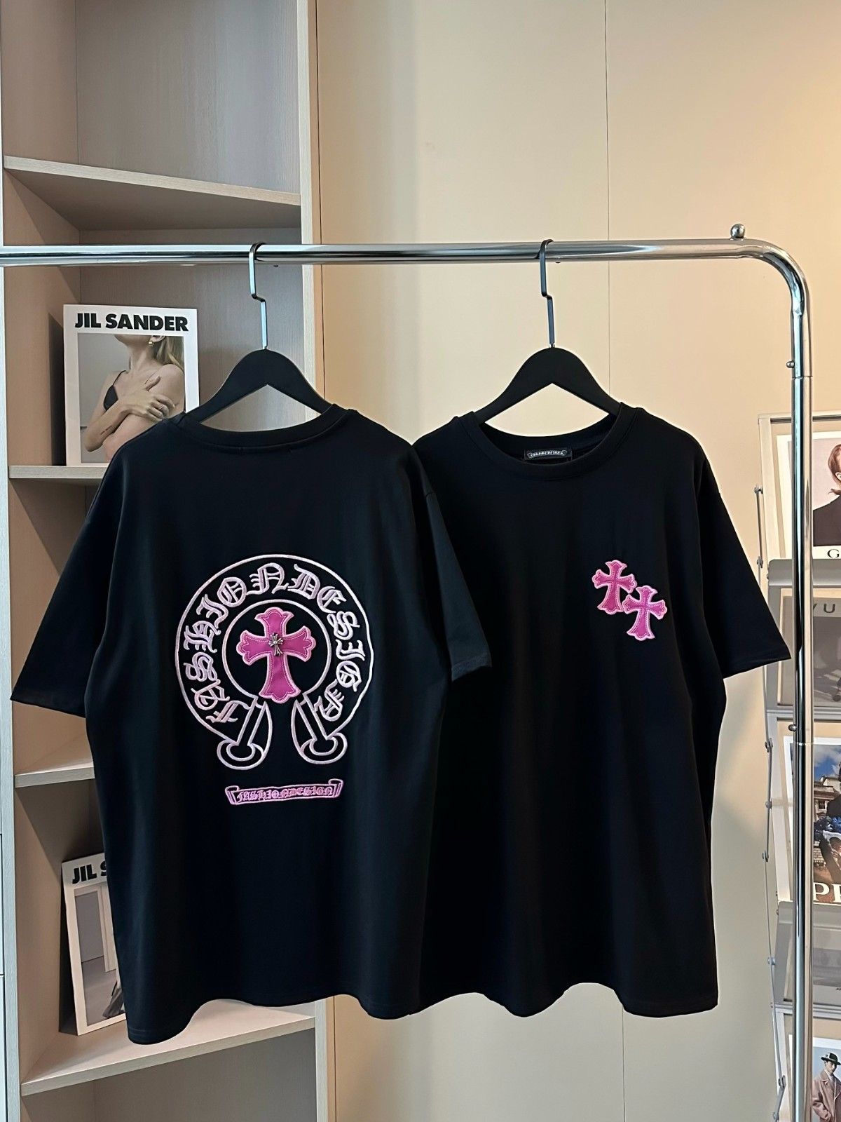 クロムハーツ 半袖Tシャツ ピンクロゴ 可愛い A30679