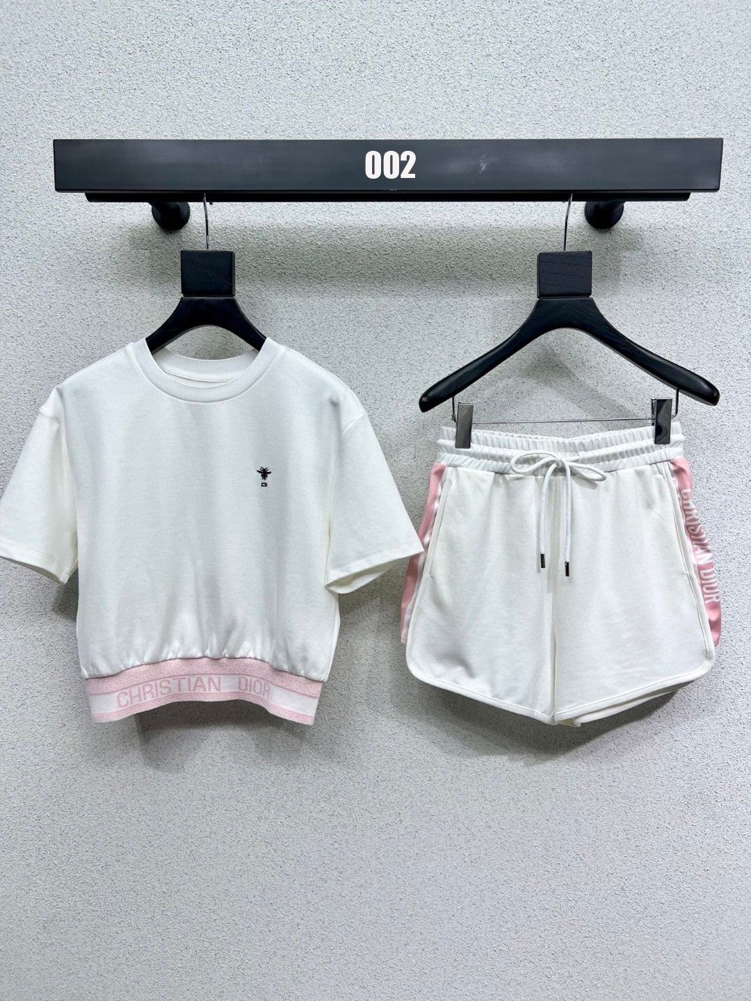 ディオール 上下セット 半袖Tシャツ ショットパンツ カジュアル A30698