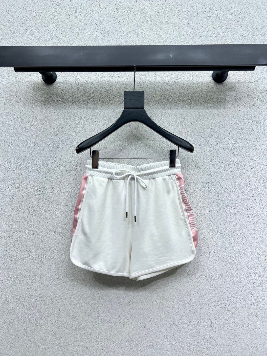 ディオール 上下セット 半袖Tシャツ ショットパンツ カジュアル A30698