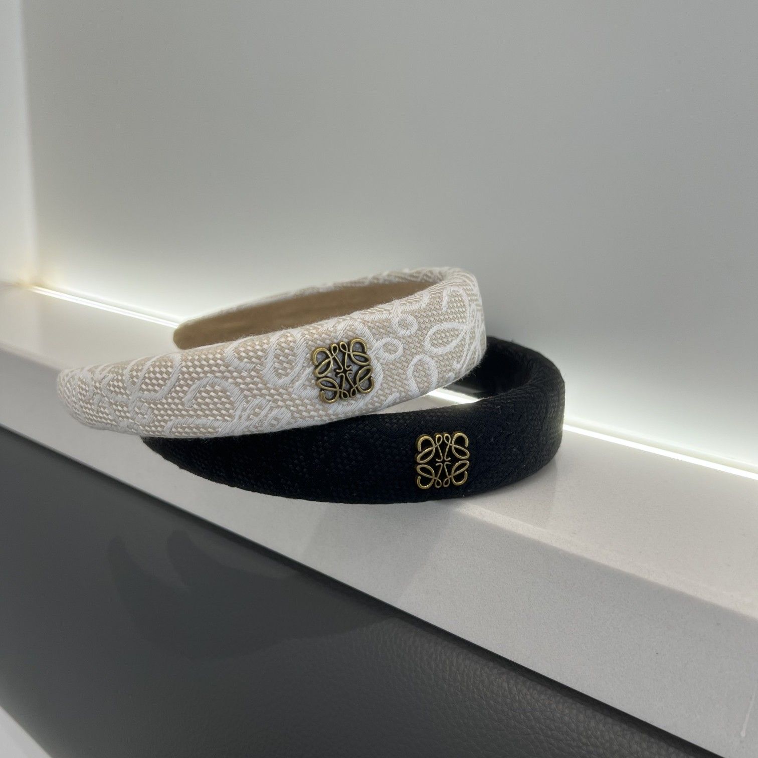 ロエベ カチューシャ ヘッドバンド オシャレ A30691