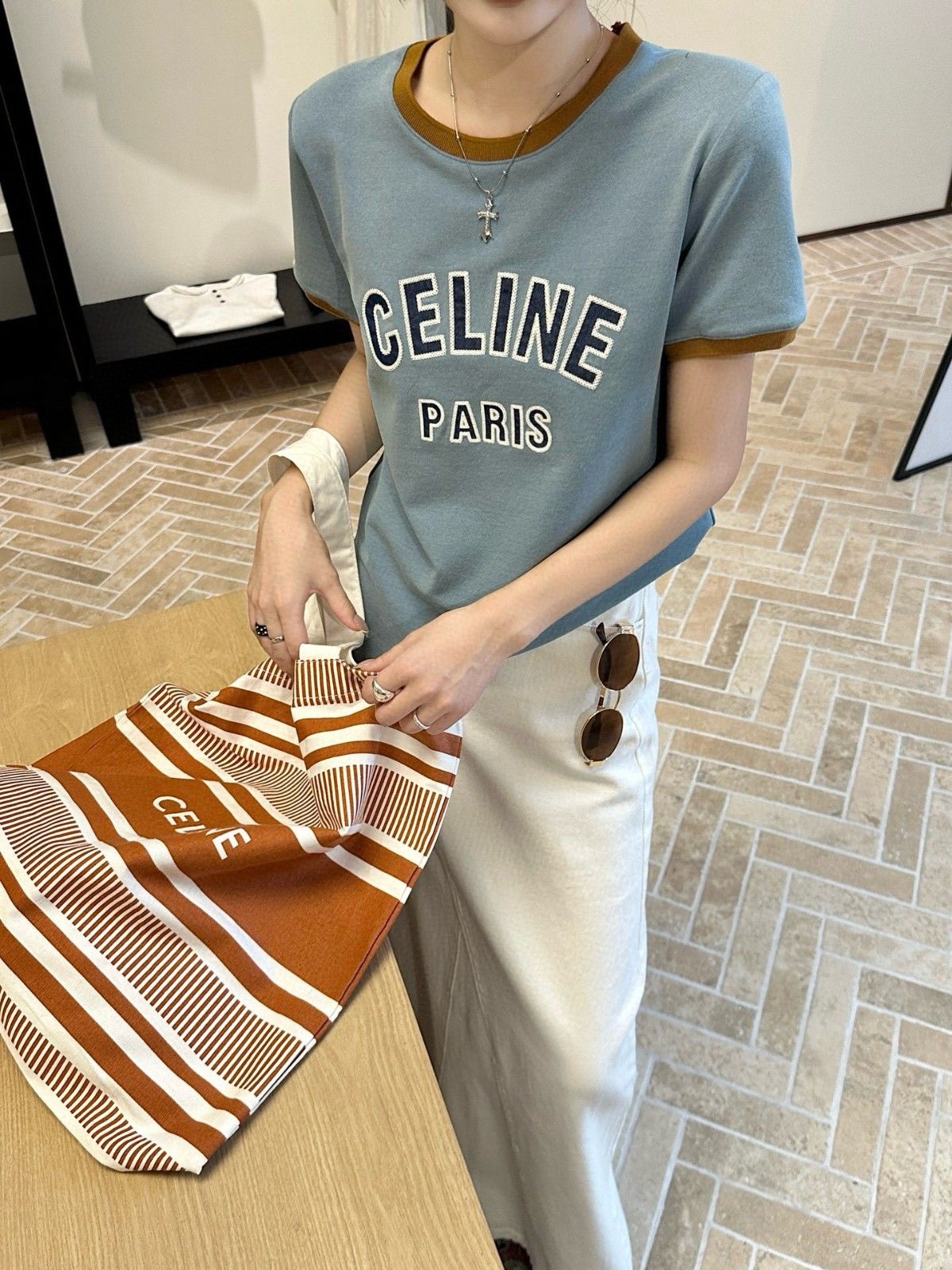 セリーヌ 半袖tシャツ レディース オシャレ A30707