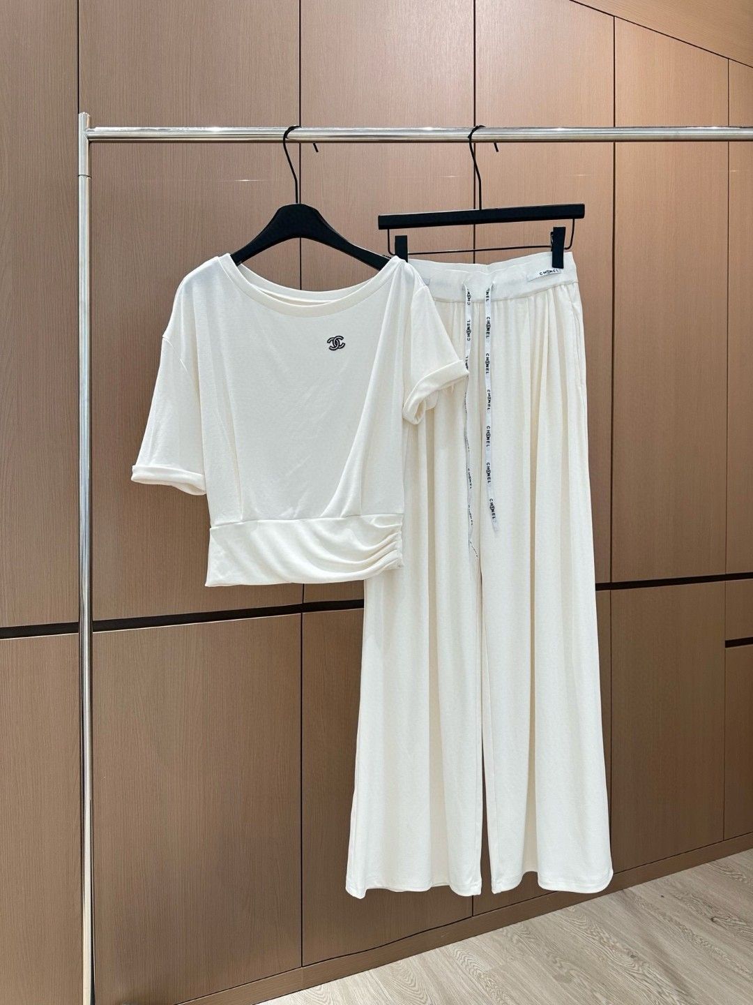シャネル 上下セット 刺繍入り半袖トップスゴムウエストパンツ オシャレ A30712