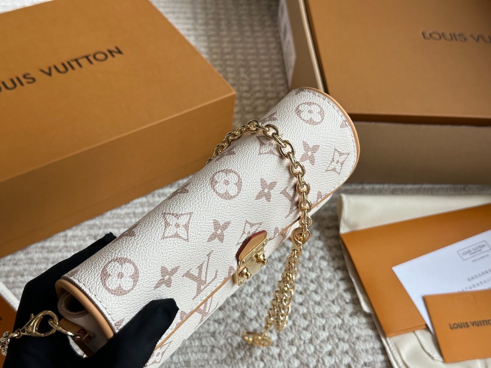 ルイヴィトン pochette camille ショルダーバッグ ミニバッグ 可愛い A30739