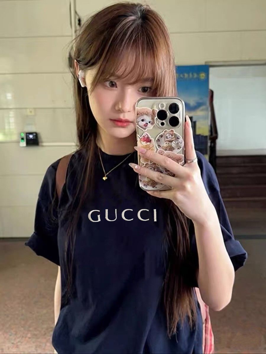 グッチ 半袖tシャツ 刺繍ロゴ 高級感 ネービー A30733