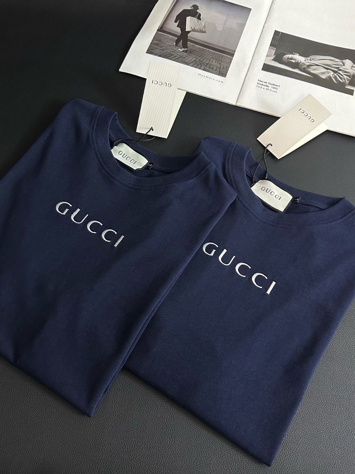 グッチ 半袖tシャツ 刺繍ロゴ 高級感 ネービー A30733