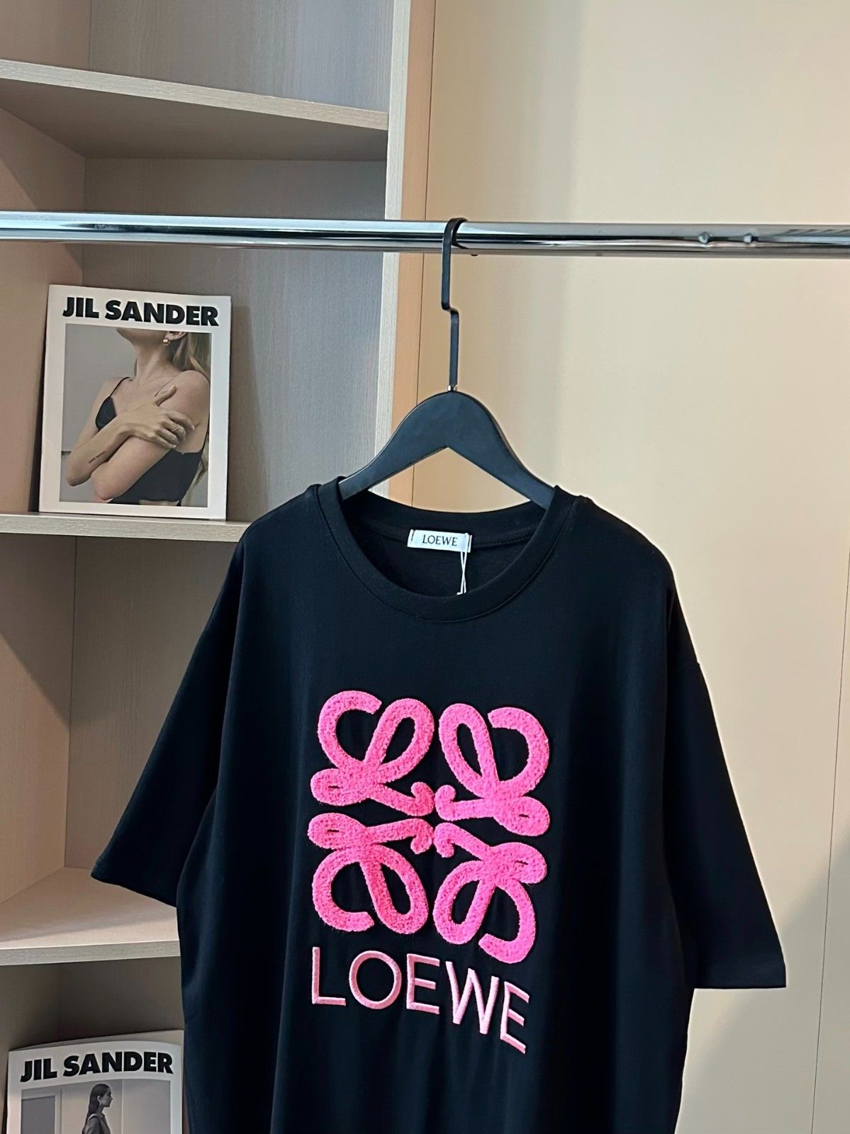 ロエベ 半袖Tシャツ ピンク文字 刺繍 可愛い A30730