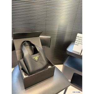 プラダ バスケットバッグ 可愛い ミニバッグ ハンドバッグ A30744