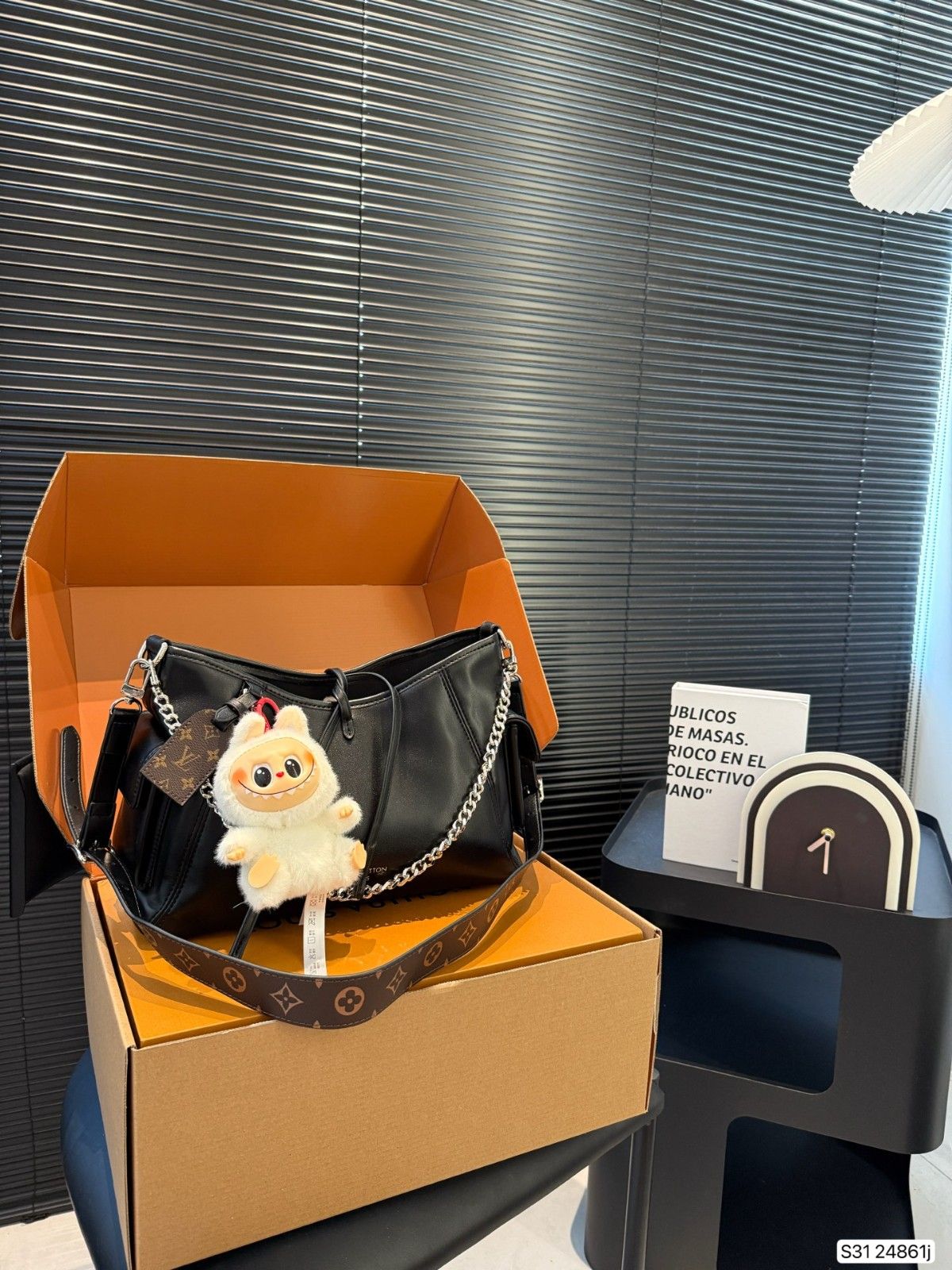 ルイヴィトン Carryall ショルダーバッグ レザー A30743