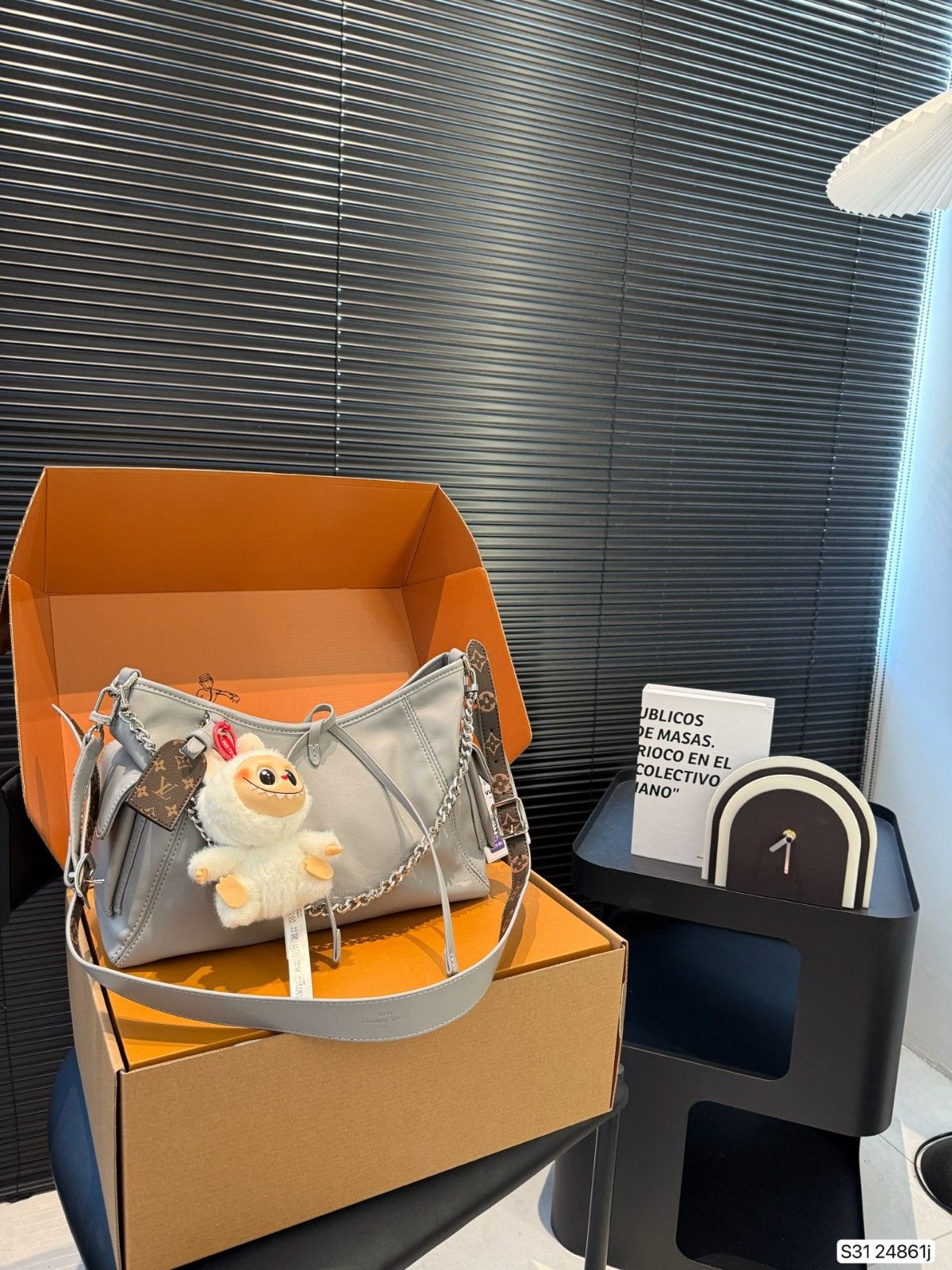 ルイヴィトン Carryall ショルダーバッグ レザー A30743