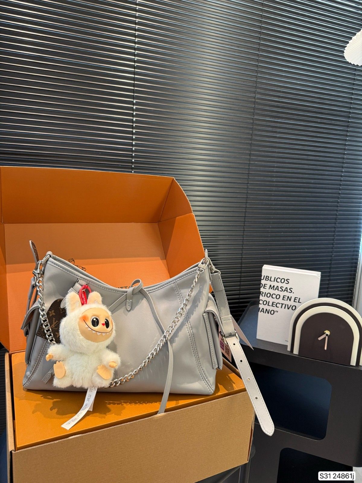 ルイヴィトン Carryall ショルダーバッグ レザー A30743