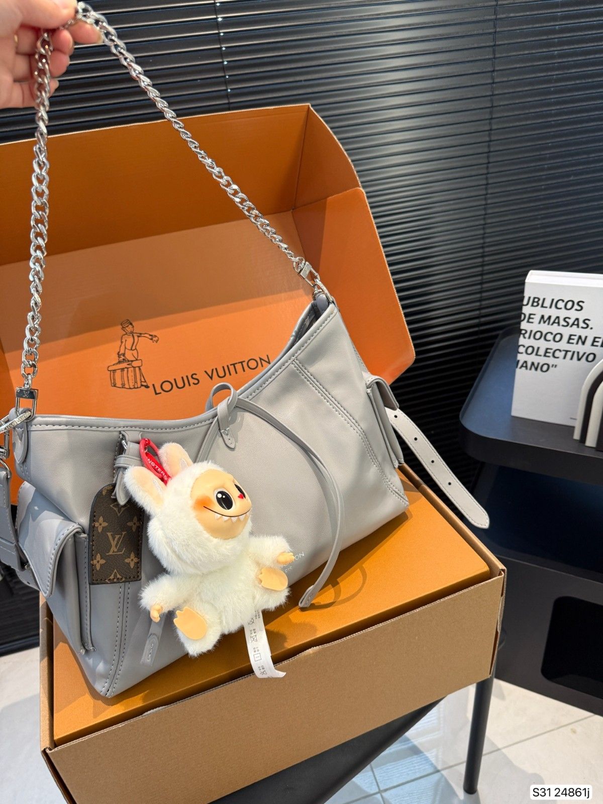ルイヴィトン Carryall ショルダーバッグ レザー A30743