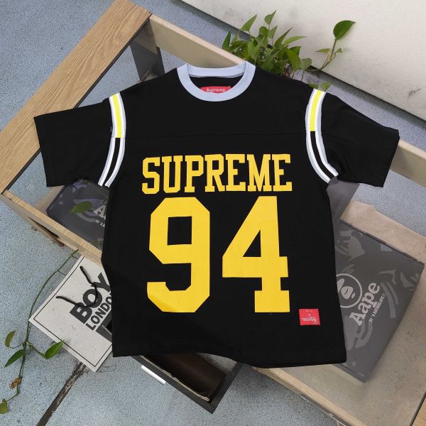 Supreme Weeki8 Split S/S Football Top 半袖Tシャツ 高品質 A30740