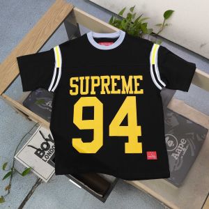 Supreme Weeki8 Split S/S Football Top 半袖Tシャツ 高品質 A30740