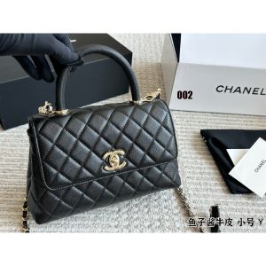 シャネル ハンドバッグ ショルダーバッグ レザー 高級感 A30750