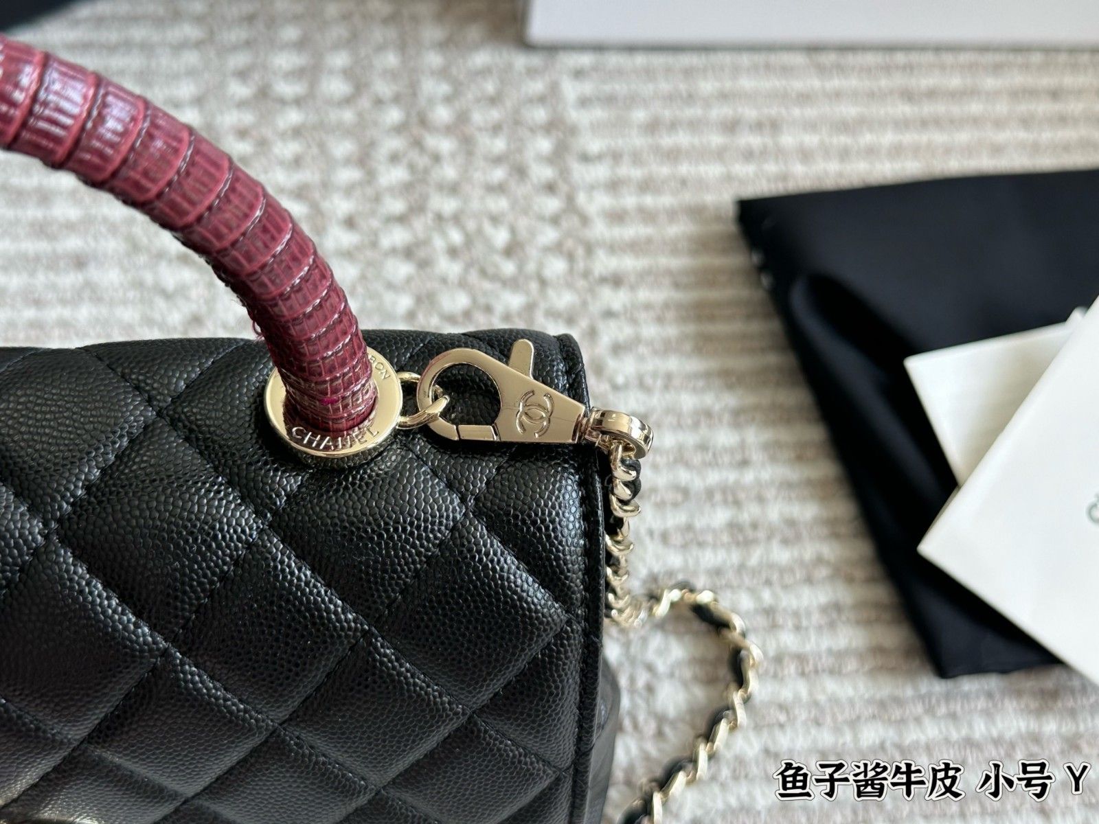 シャネル ハンドバッグ ショルダーバッグ レザー 高級感 A30750