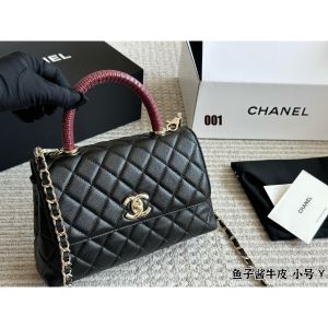 シャネル ハンドバッグ ショルダーバッグ レザー 高級感 A30750