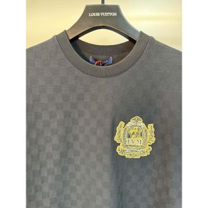 ルイヴィトン 半袖Tシャツ バッジジャカード 高品質 A30756
