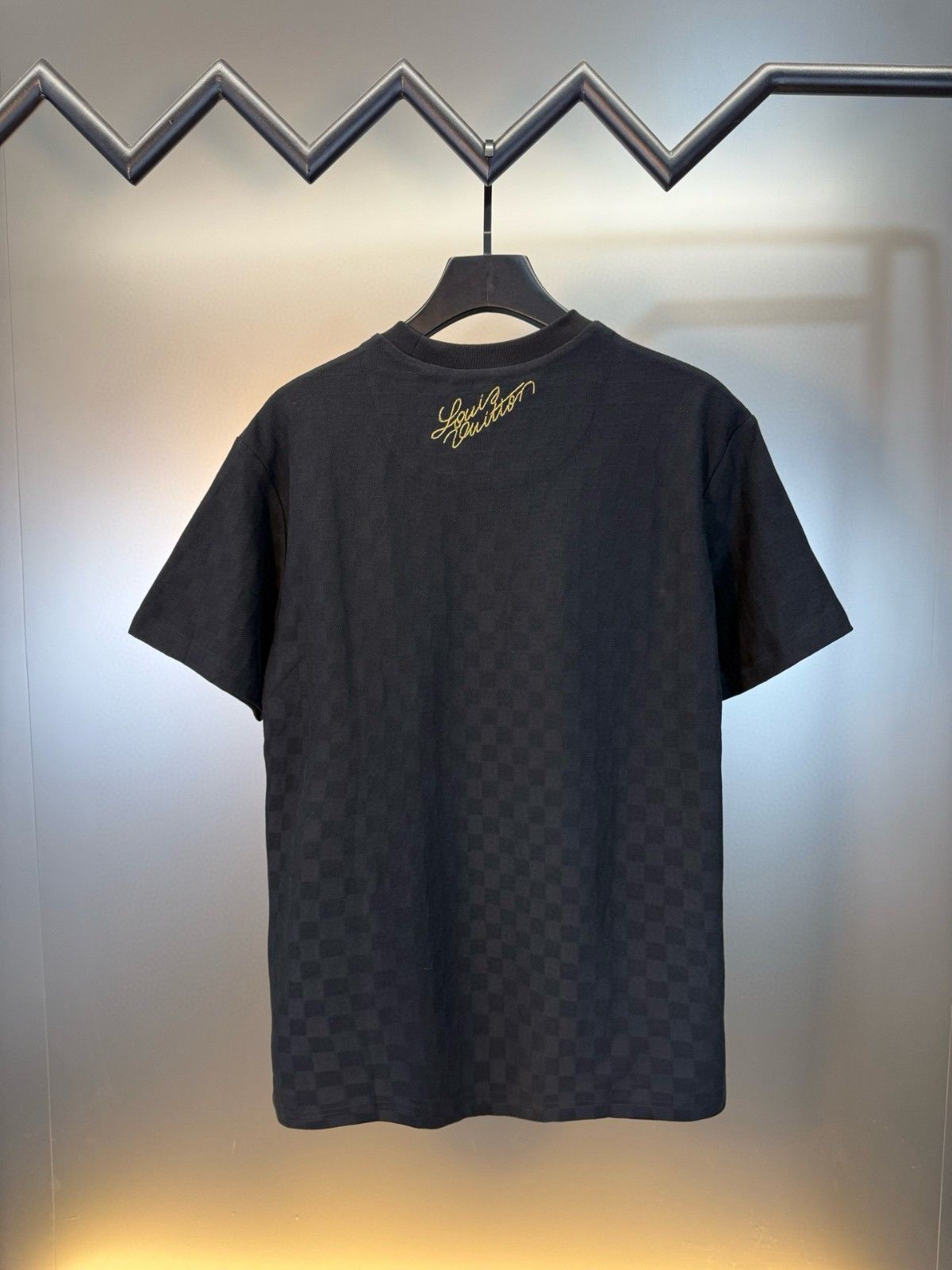 ルイヴィトン 半袖Tシャツ バッジジャカード 高品質 A30756