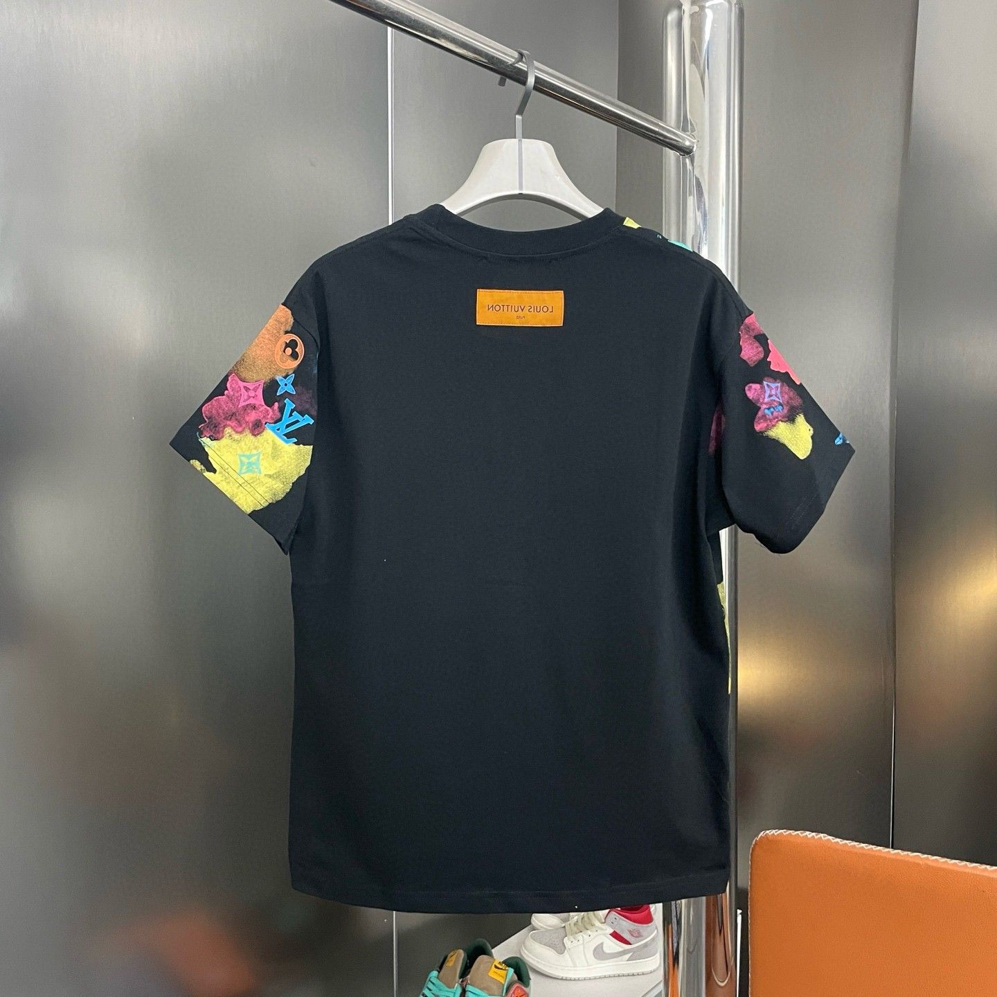 ルイヴィトン 半袖Tシャツ プリント 高品質 コットン A30769