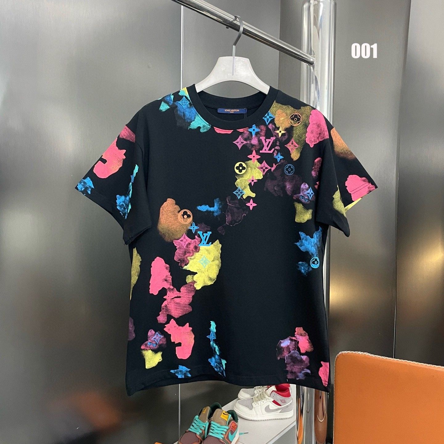 ルイヴィトン 半袖Tシャツ プリント 高品質 コットン A30769