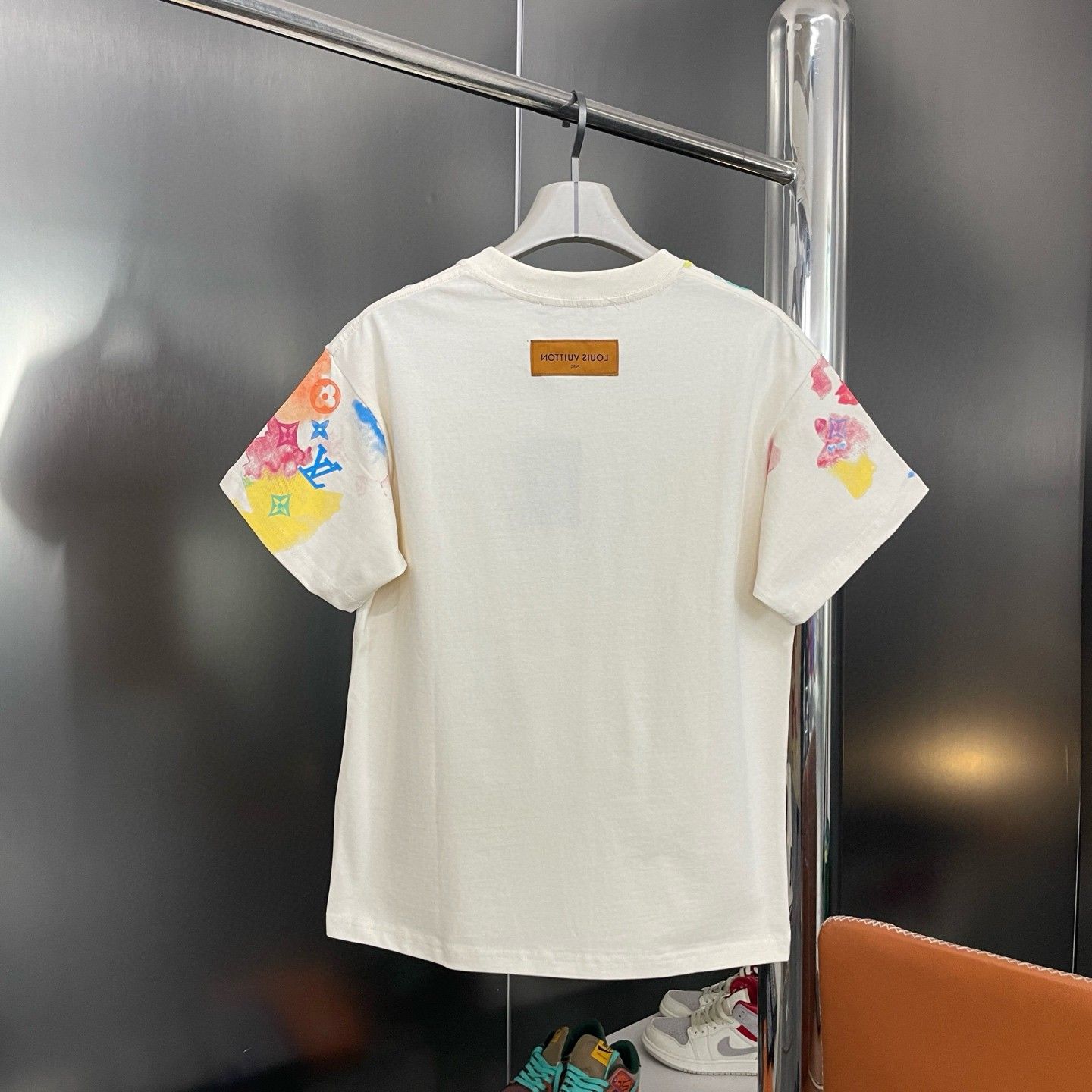 ルイヴィトン 半袖Tシャツ プリント 高品質 コットン A30769