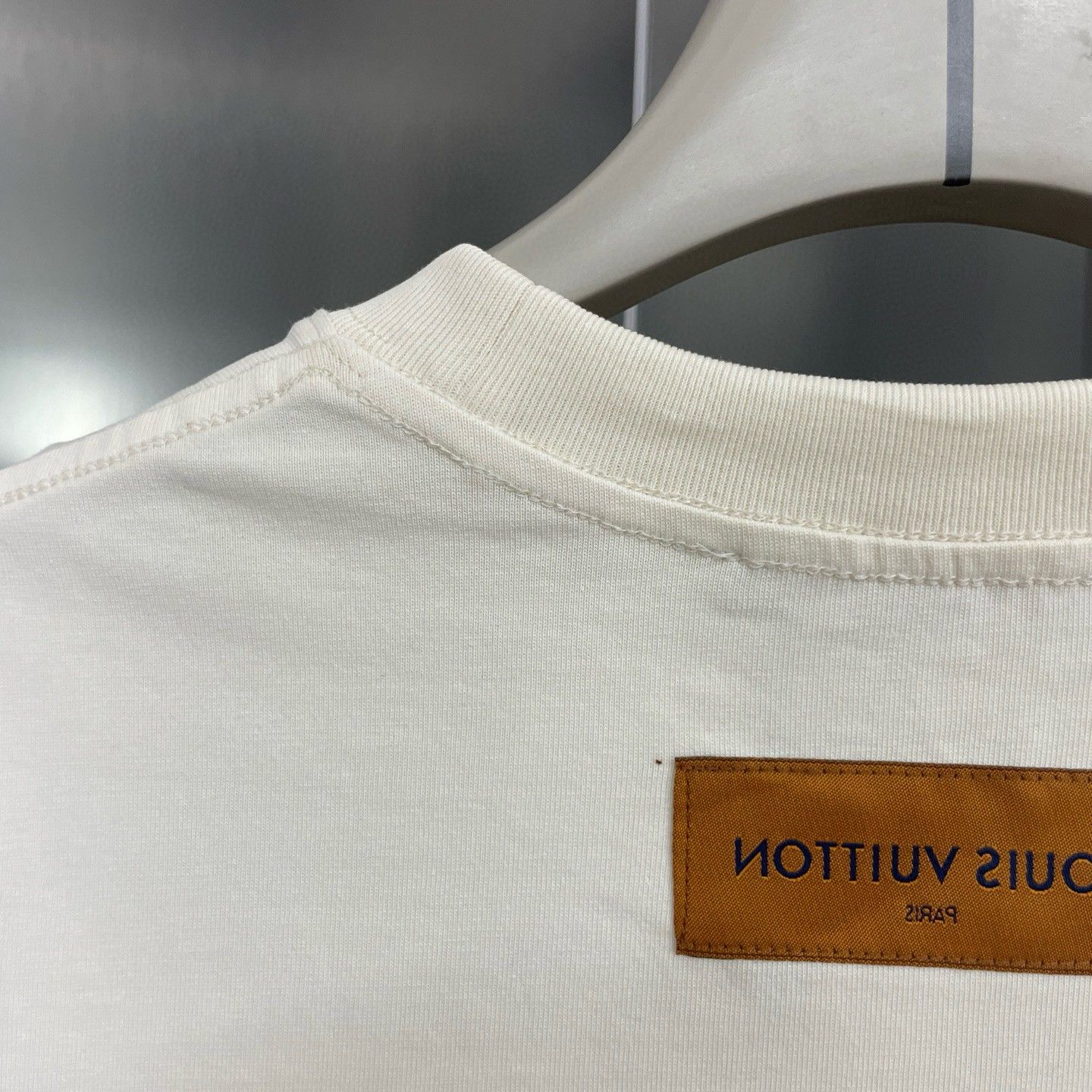 ルイヴィトン 半袖Tシャツ プリント 高品質 コットン A30769