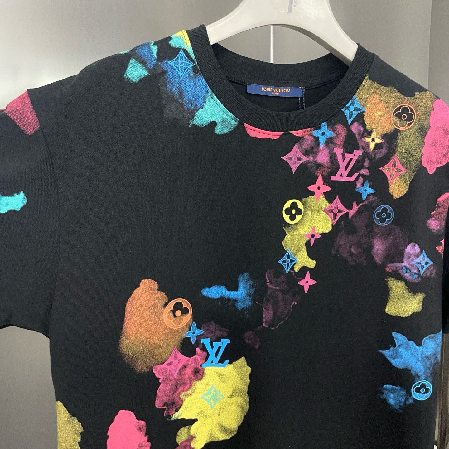 ルイヴィトン 半袖Tシャツ プリント 高品質 コットン A30769