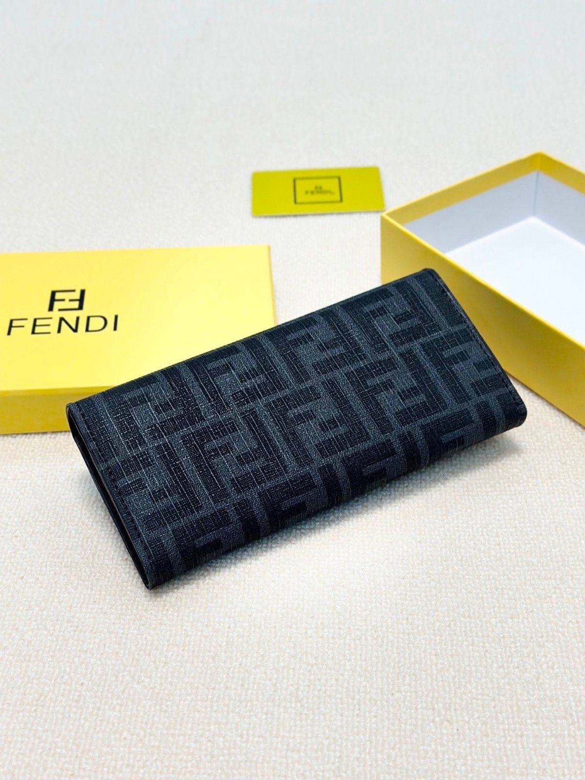 フェンディ 長財布 ウォレット レザー A30765