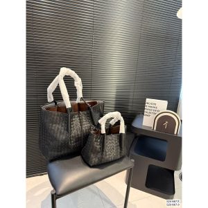 ボッテガ ヴェネタ 編み込みトートバッグ 高級感 レザー A30792