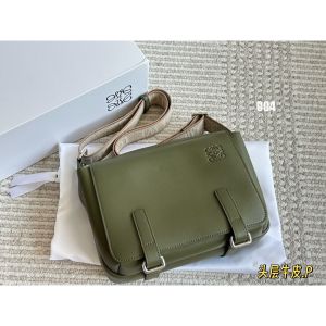 ロエベ メッセンジャーバッグ ショルダーバッグ メンズ向け Military A30824