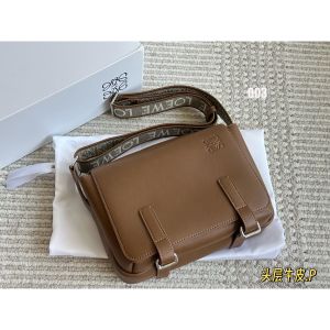 ロエベ メッセンジャーバッグ ショルダーバッグ メンズ向け Military A30824