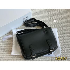 ロエベ メッセンジャーバッグ ショルダーバッグ メンズ向け Military A30824