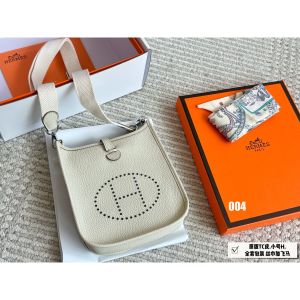 エルメス ミニエヴリン ショルダーバッグ レザー 高品質 A30823