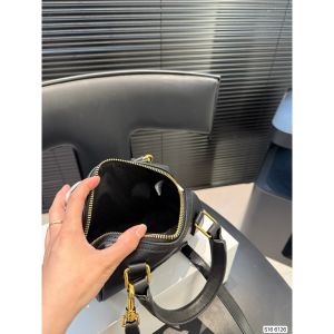 セリーヌ ショルダーバッグ 可愛い レディース A30833