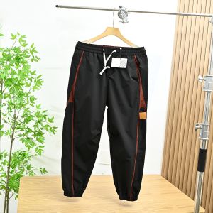 ロエベ カジュアルパンツ メンズ向け 薄い A30830