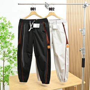 ロエベ カジュアルパンツ メンズ向け 薄い A30830