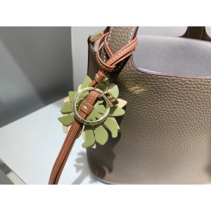 ミュウミュウ チャーム レザー バッグにつけるアクセサリー 可愛い ストラップ バッグアクセサリー 携帯ストラップ A30856