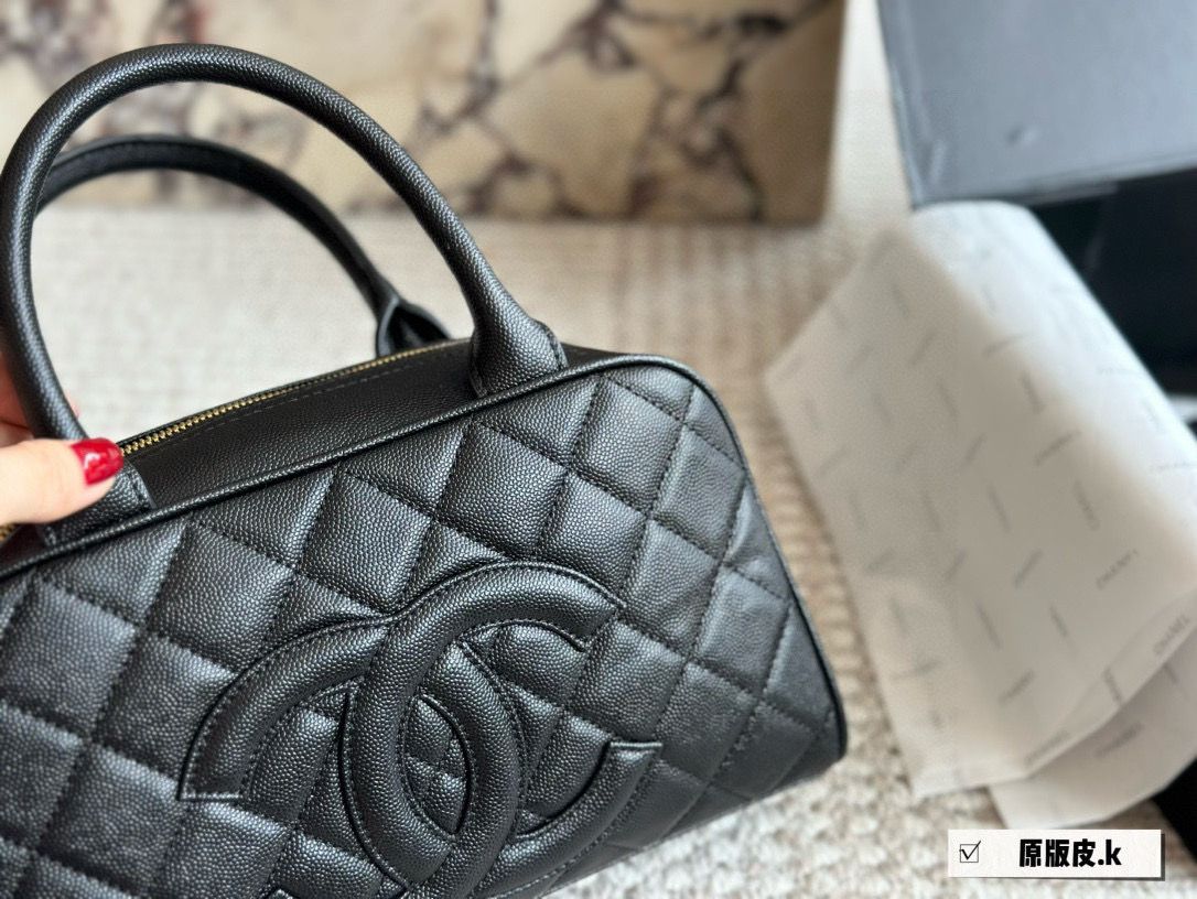シャネル vintage Chanel  ハンドバッグ レザー オシャレ A30852