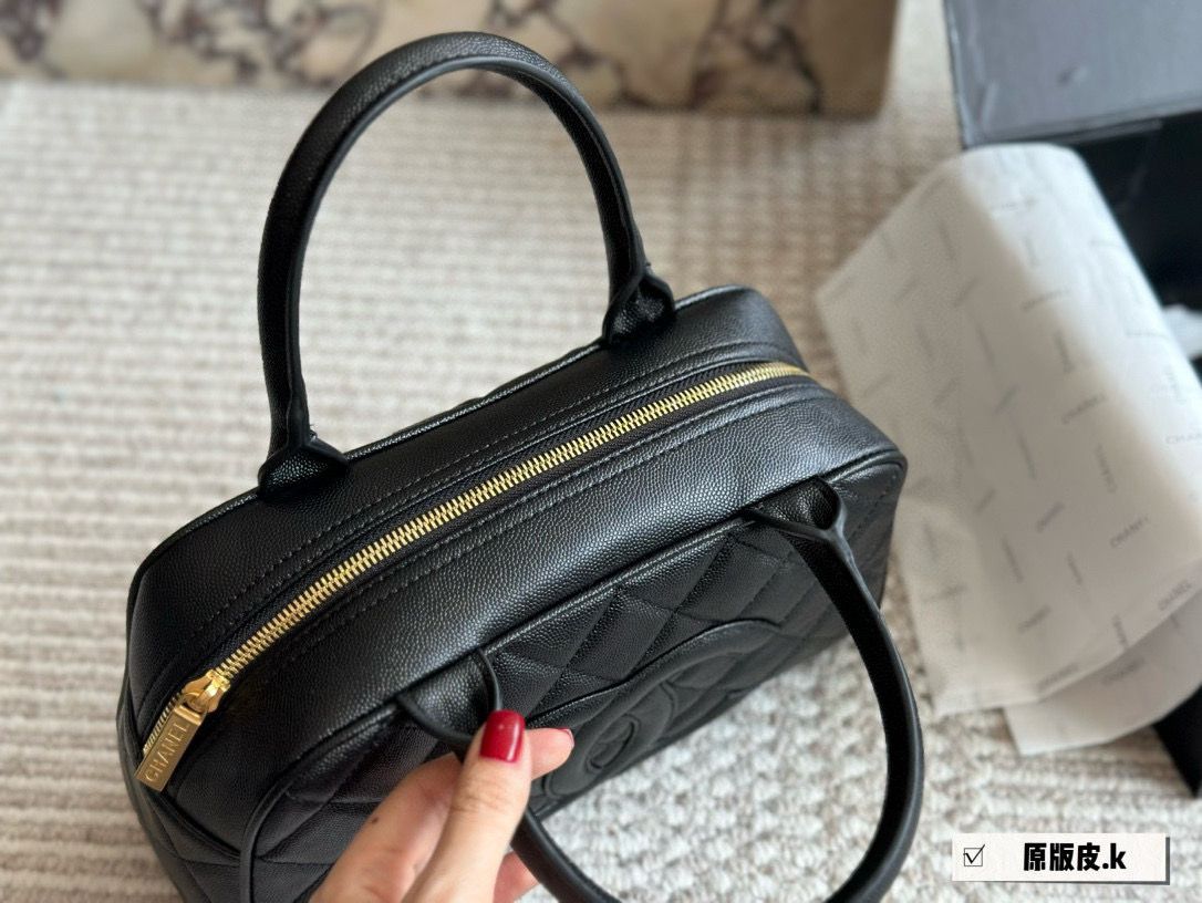 シャネル vintage Chanel  ハンドバッグ レザー オシャレ A30852
