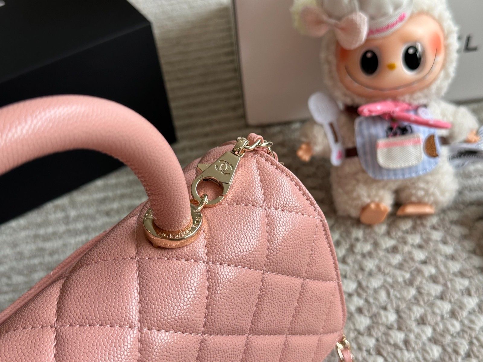 シャネル Chanel coco handle ハンドバッグ ココハンドルS ピンク A30859